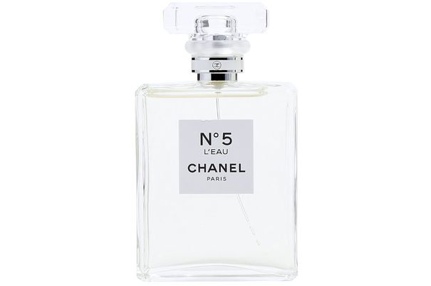 Про Шанель номер 5 (Chanel N5) і чому Коко Шанель заплатила за них ...